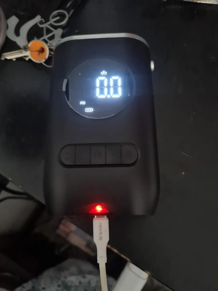 Inflador de llantas portatil (compresor de aire) inalambrico